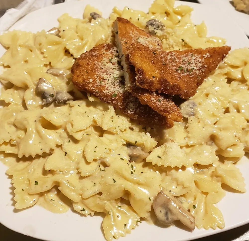 Farfalle & Roasted Garlic Pasta